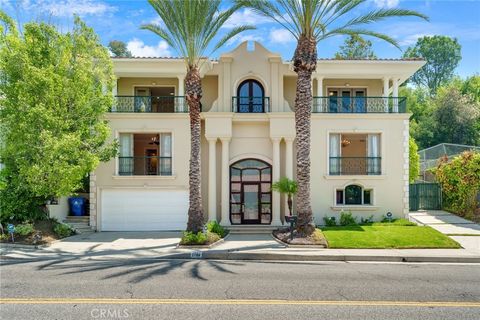 Photo of 2784 Deep Canyon Drive, Beverly Hills, CA 90210 (MLS # GD25185762)