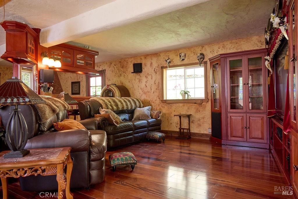 19400 Scenic Drive