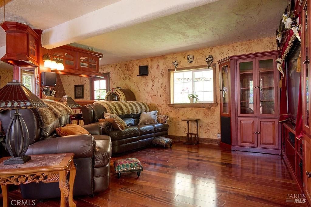 19400 Scenic Drive