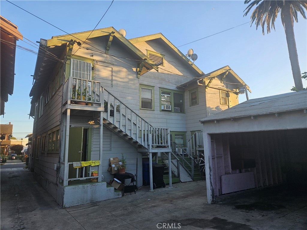 2201 Cambridge