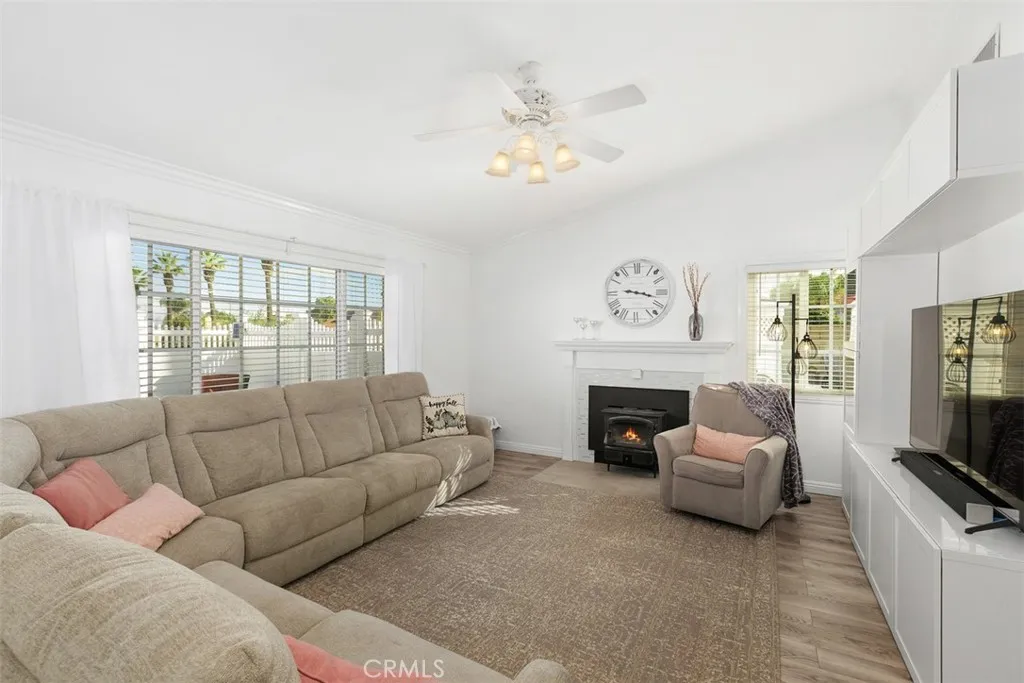 Corona, California 92879, United States, 4 Bedrooms Bedrooms, ,2 BathroomsBathrooms,Residential,Active,246011