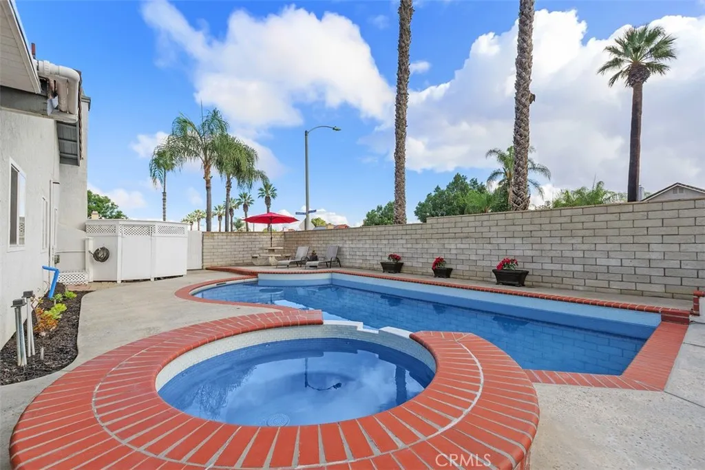 Corona, California 92879, United States, 4 Bedrooms Bedrooms, ,2 BathroomsBathrooms,Residential,Active,246011