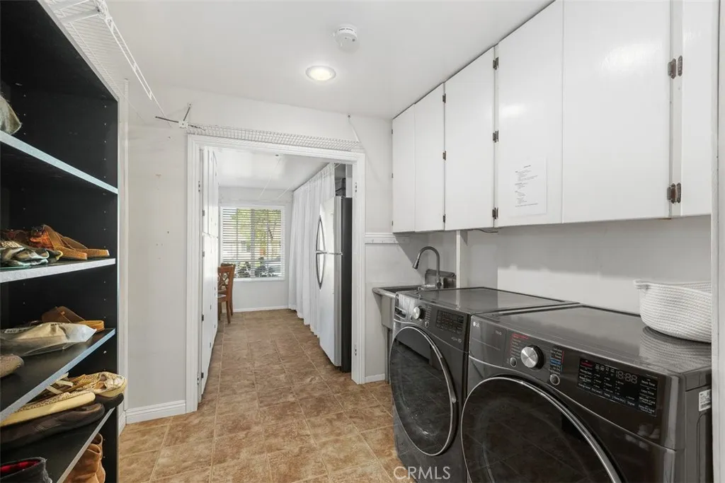 Corona, California 92879, United States, 4 Bedrooms Bedrooms, ,2 BathroomsBathrooms,Residential,Active,246011