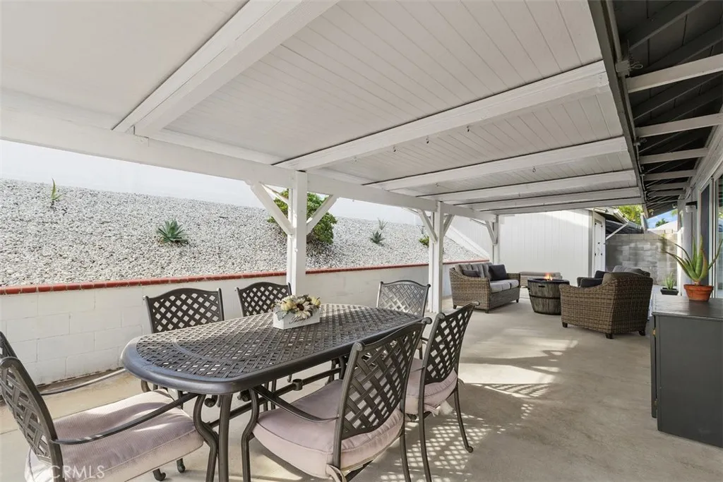 Corona, California 92879, United States, 4 Bedrooms Bedrooms, ,2 BathroomsBathrooms,Residential,Active,246011