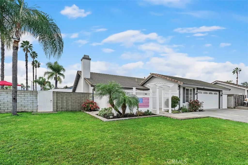 Corona, California 92879, United States, 4 Bedrooms Bedrooms, ,2 BathroomsBathrooms,Residential,Active,246011