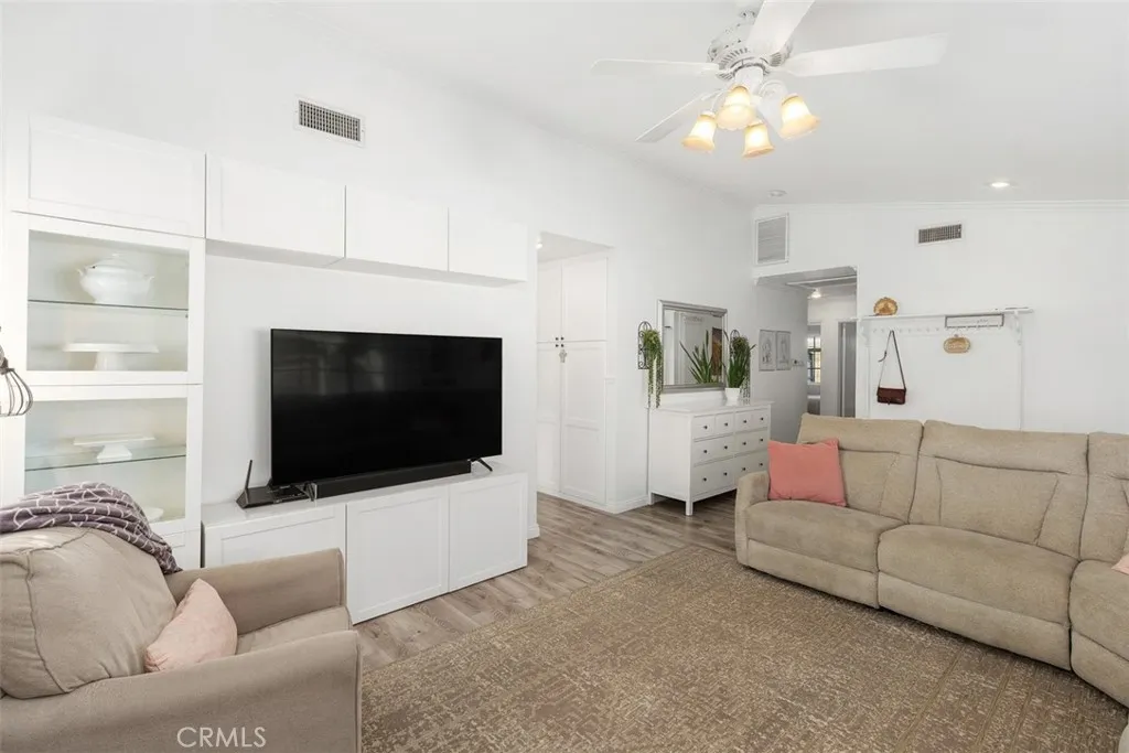 Corona, California 92879, United States, 4 Bedrooms Bedrooms, ,2 BathroomsBathrooms,Residential,Active,246011