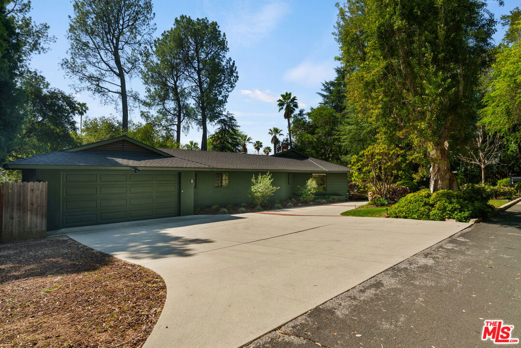 4902 Alta Canyada Road