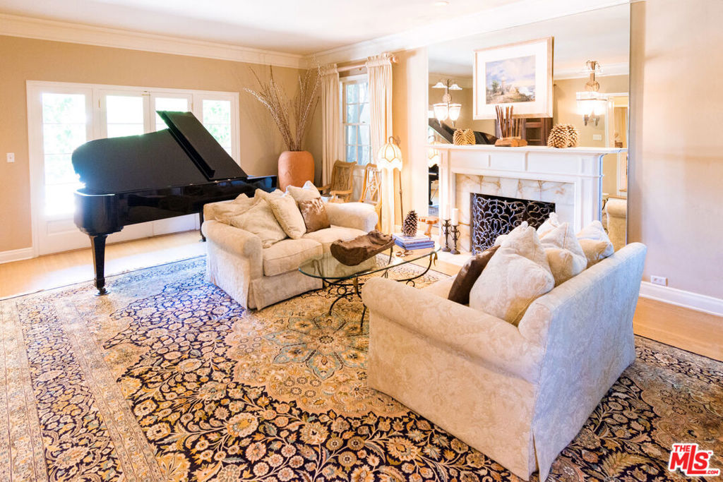 1717 CHEVY CHASE Drive