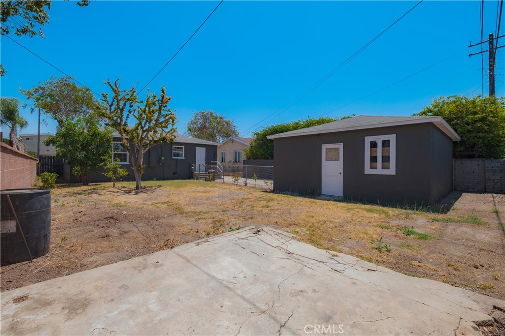 4829 Walnut Ave