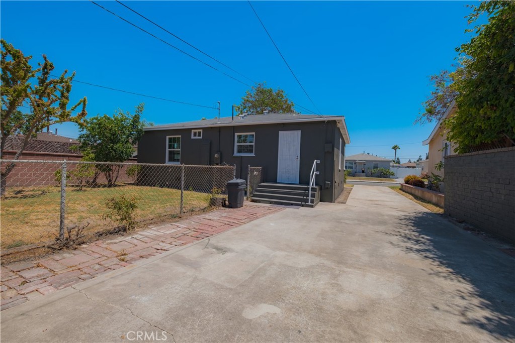 4829 Walnut Ave