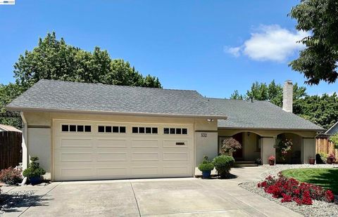 Photo of 532 Curlew Road RD, Livermore, CA 94551 (MLS # 41134355)