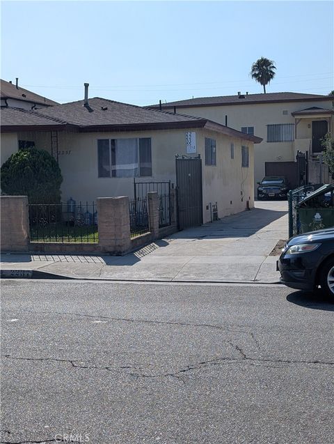 Photo of 2235 HAUSER Boulevard, Los Angeles, CA 90016 (MLS # IN25181373) Photo of 2235 HAUSER Boulevard, Los Angeles, CA 90016 (MLS # IN25181373)