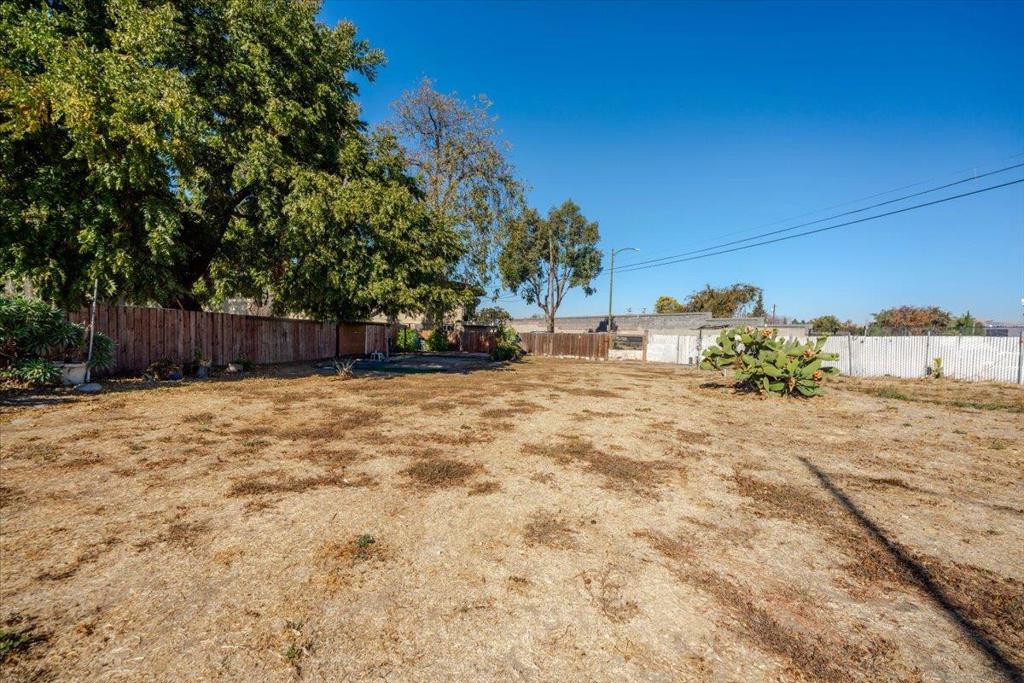Vacant Land Lot with Great Development Potential Great opportunity to purchase this 8,123 Sq Ft vacant land lot on a corner location along E Hedding St. Discover the potential and possibilities for this spacious lot. Perhaps a single family home with an ADU or a multi-unit family property like a duplex, triplex or quadplex. Act now to secure this prime piece of real estate in Silicon Valley and build property to help the need for housing inventory. This property is about 3 miles away from San Jose Mineta International Airport, 3.5 miles from Santa Clara University, 1.5 miles from the VTA and minutes away from 101, 280 and 680 Freeways. This property has two parcel numbers and Zoned as Vacant Land General, R2 and CP, this property offers a range of potential uses. Its near two major streets, Mabury and Old Oakland Road. Buyer to confirm land use and utilities with the city. Buyers are encouraged to conduct their due diligence on zoning and site development potential.