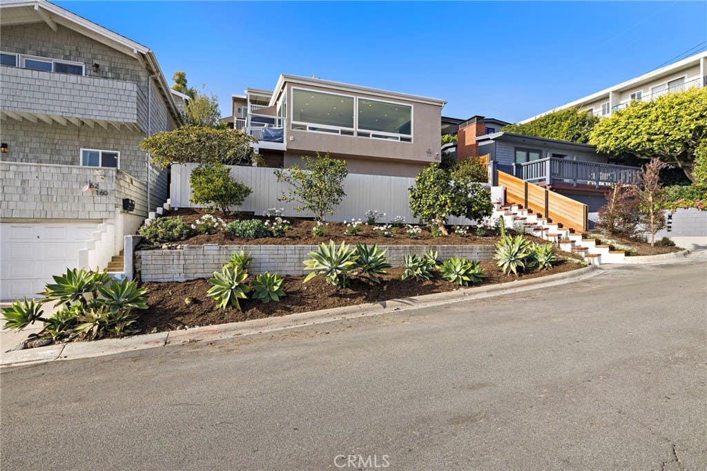 Photo of 166 Fairview, Laguna Beach, CA 92651 (MLS # LG26150245)