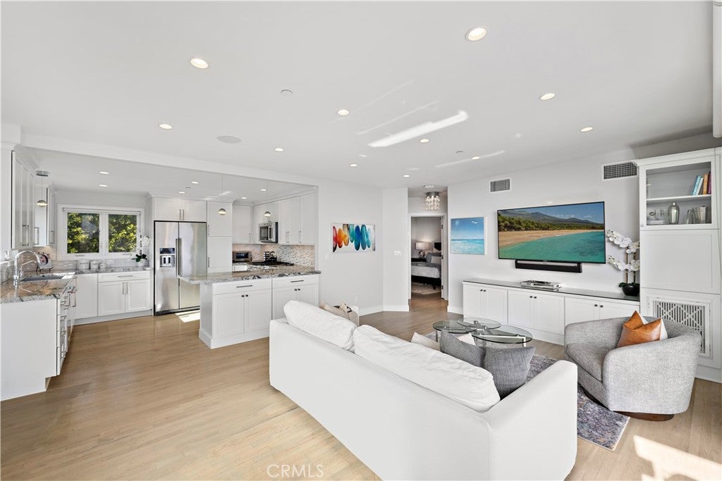 166 Fairview, Laguna Beach CA 92651 - Photo 37