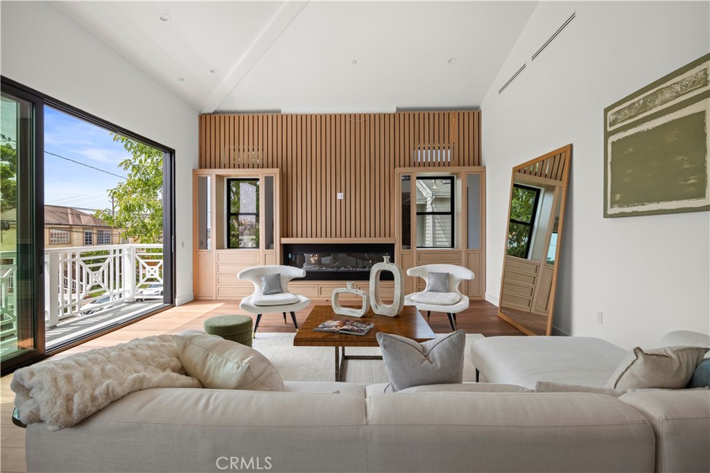 2111 Clark A