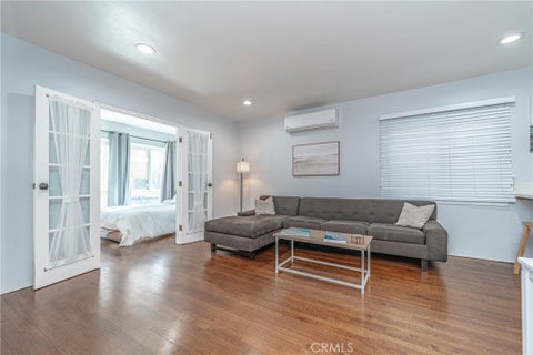 Photo of 325 Cedar AVE #1, Long Beach, CA 90802 (MLS # DW26169746)
