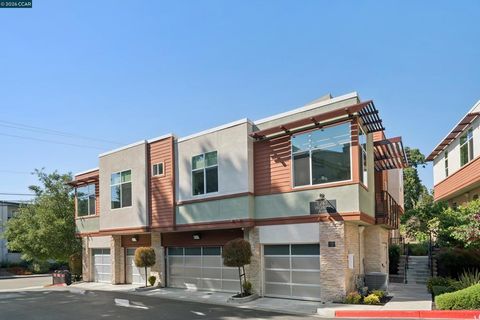 Photo of 1247 Walker Avenue Ave #2, Walnut Creek, CA 94596 (MLS # 41135034)
