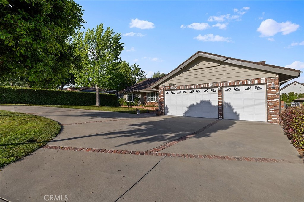 Properties 2 11180 Bertrand Avenue