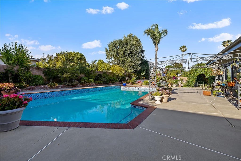 Properties 1 11180 Bertrand Avenue
