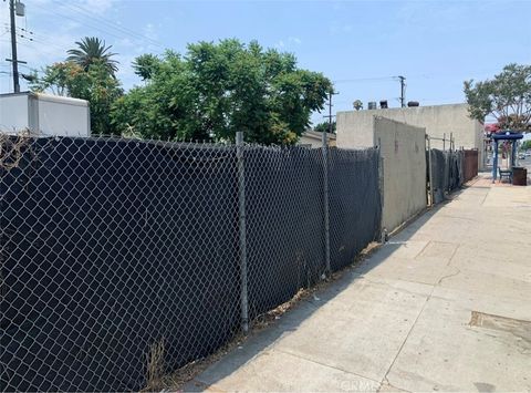 Photo of 440 W Rosecrans Ave, Compton, CA 90222 (MLS # PW26038526)