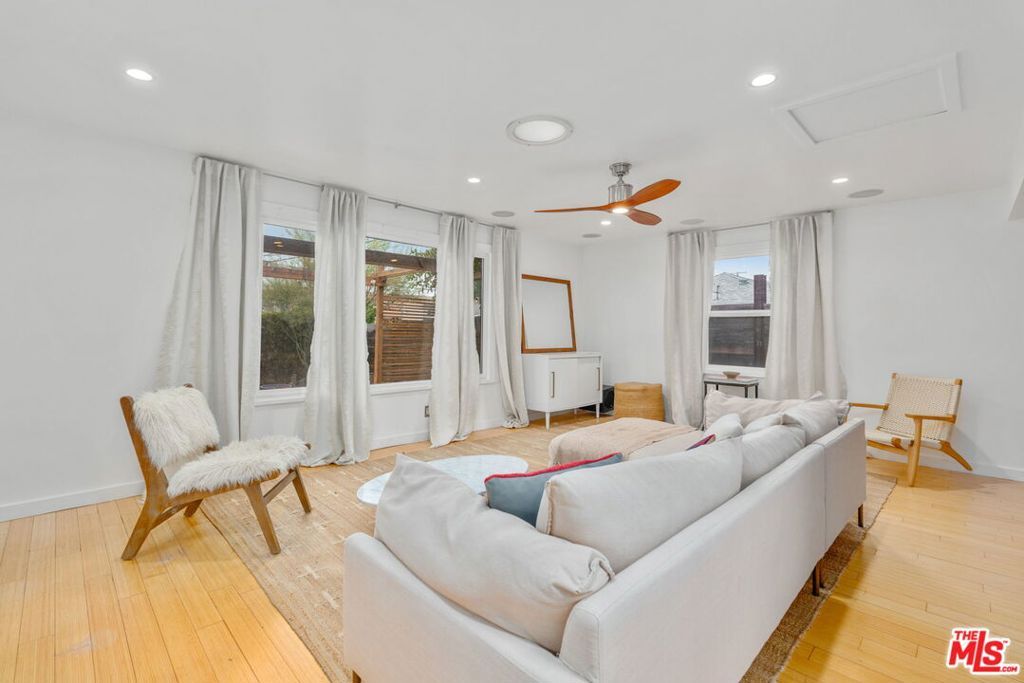 Photo of 4511 Brunswick Avenue, Los Angeles, CA 90039 (MLS # 25609865)