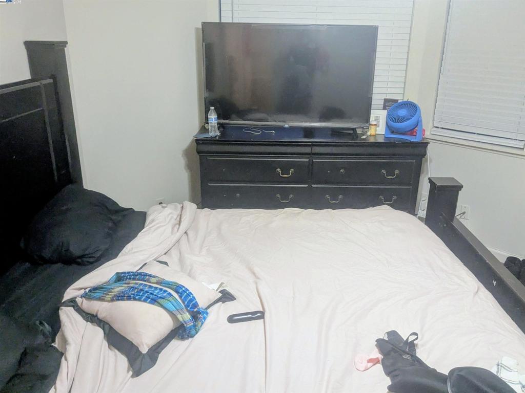 PINOLE HILLS - Residential