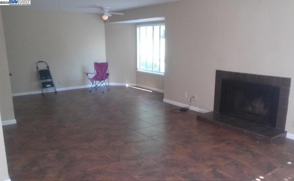 PINOLE HILLS - Residential