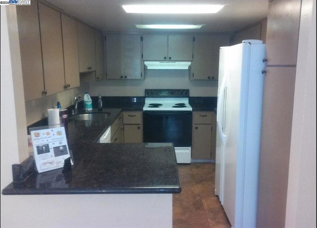 PINOLE HILLS - Residential