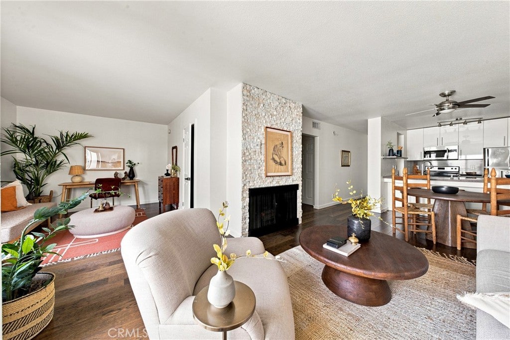 141 S Clark Drive 422