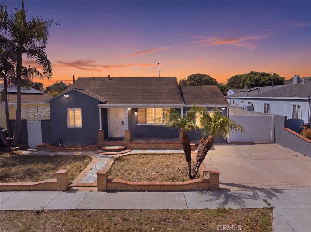 2614 Manhattan Beach BLVD