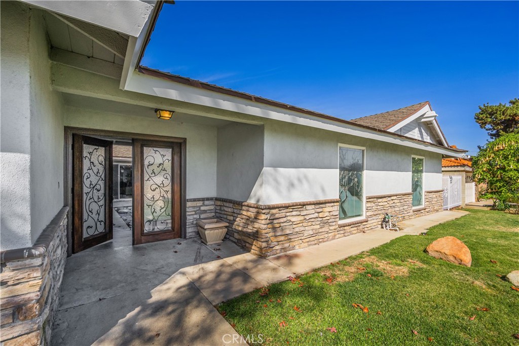 2233 Angelcrest Drive