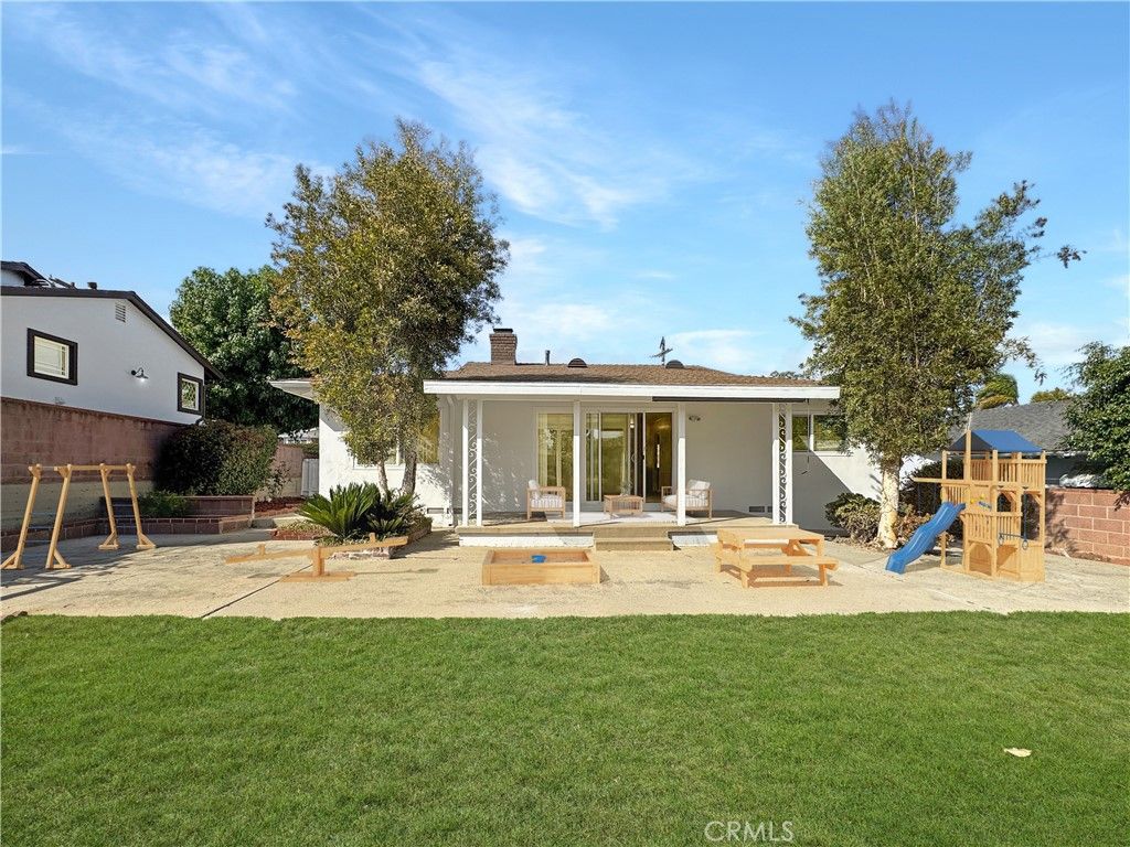 Photo of 1721 W Santa Cruz St, San Pedro, CA 90732 (MLS # PV25241260)
