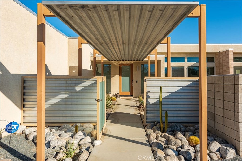 1126 Lucent Court