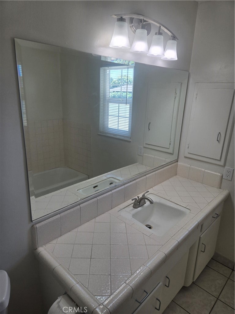 5769 E Oakbrook