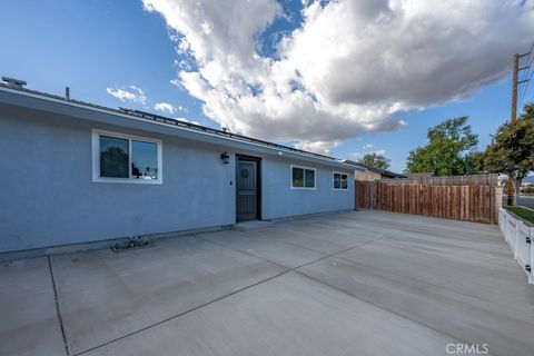 Photo of 1069 Erringer Road, Simi Valley, CA 93065 (MLS # SR25189713) Photo of 1069 Erringer Road, Simi Valley, CA 93065 (MLS # SR25189713)