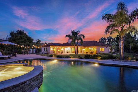 2050 Buena Village Dr Vista CA 92084