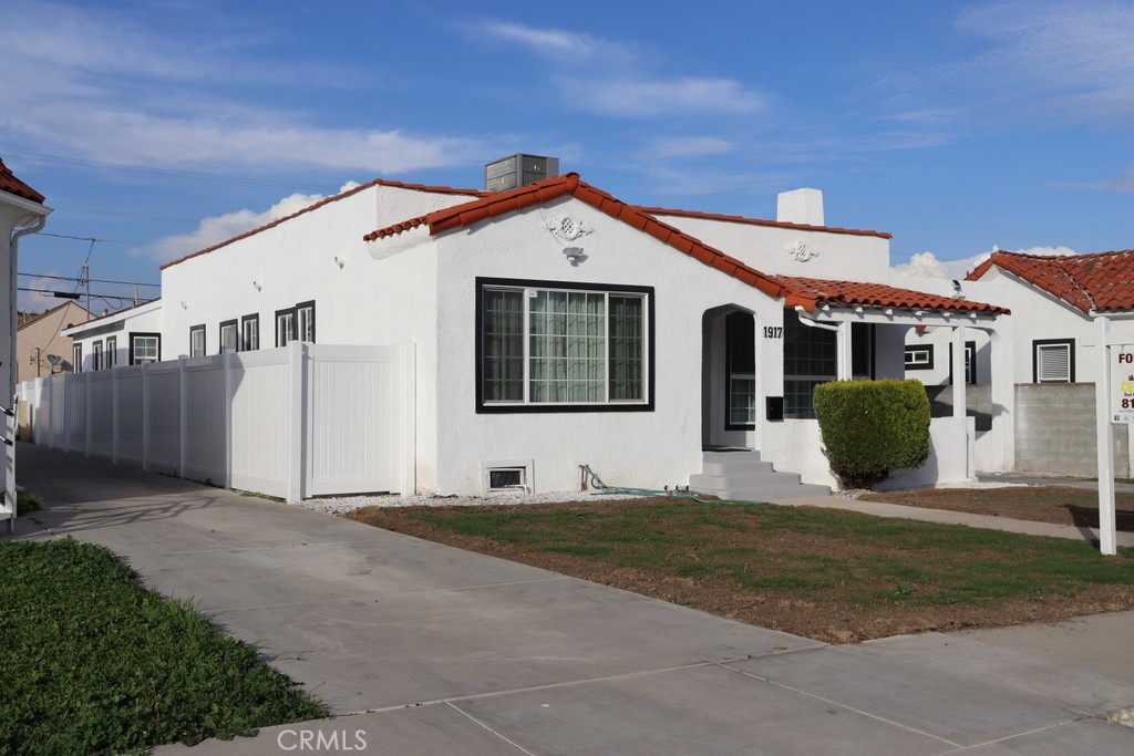 1917 W 74th