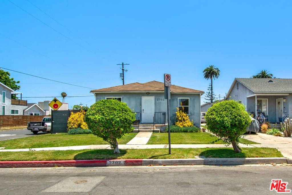 2702 Thurman Avenue, Los Angeles CA 90016