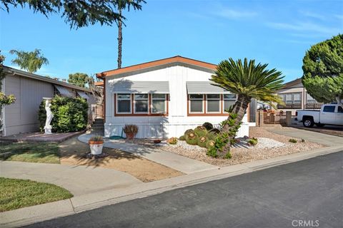Photo of 1275 Bishop Drive, Hemet, CA 92545 (MLS # SW26093627)