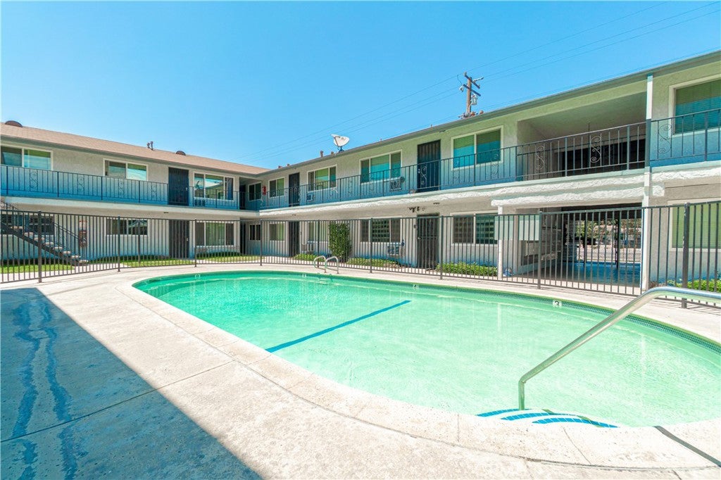 2890 E Artesia 60