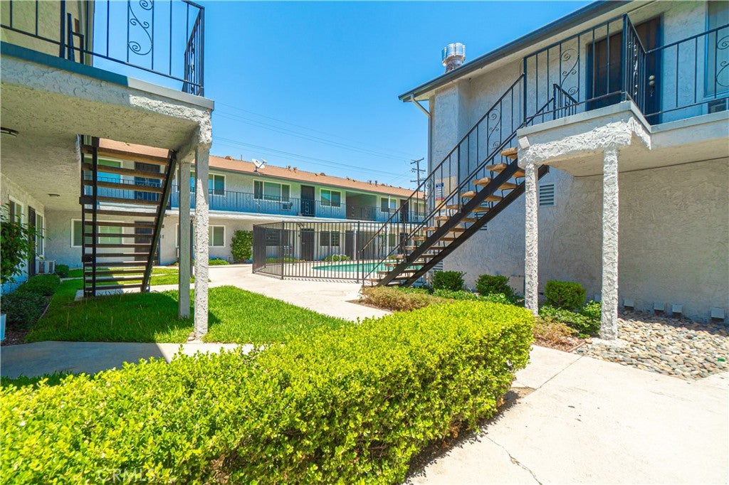 2890 E Artesia 60