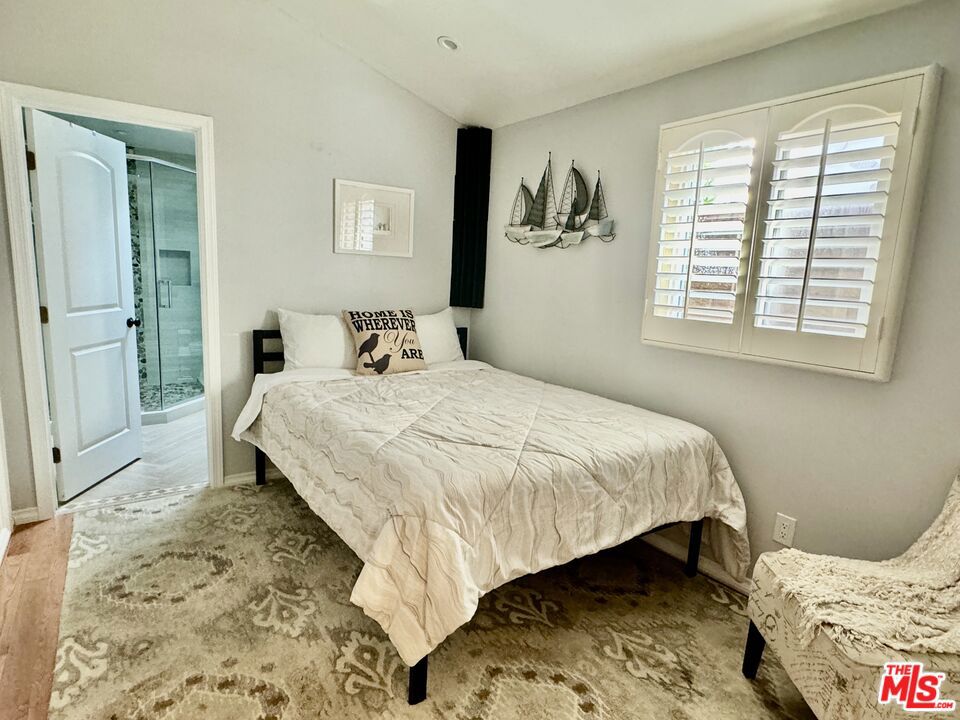 207 Avenue C Cottage
