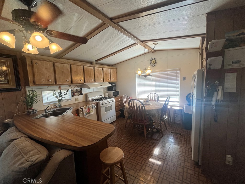 8600 Contreras Street 27