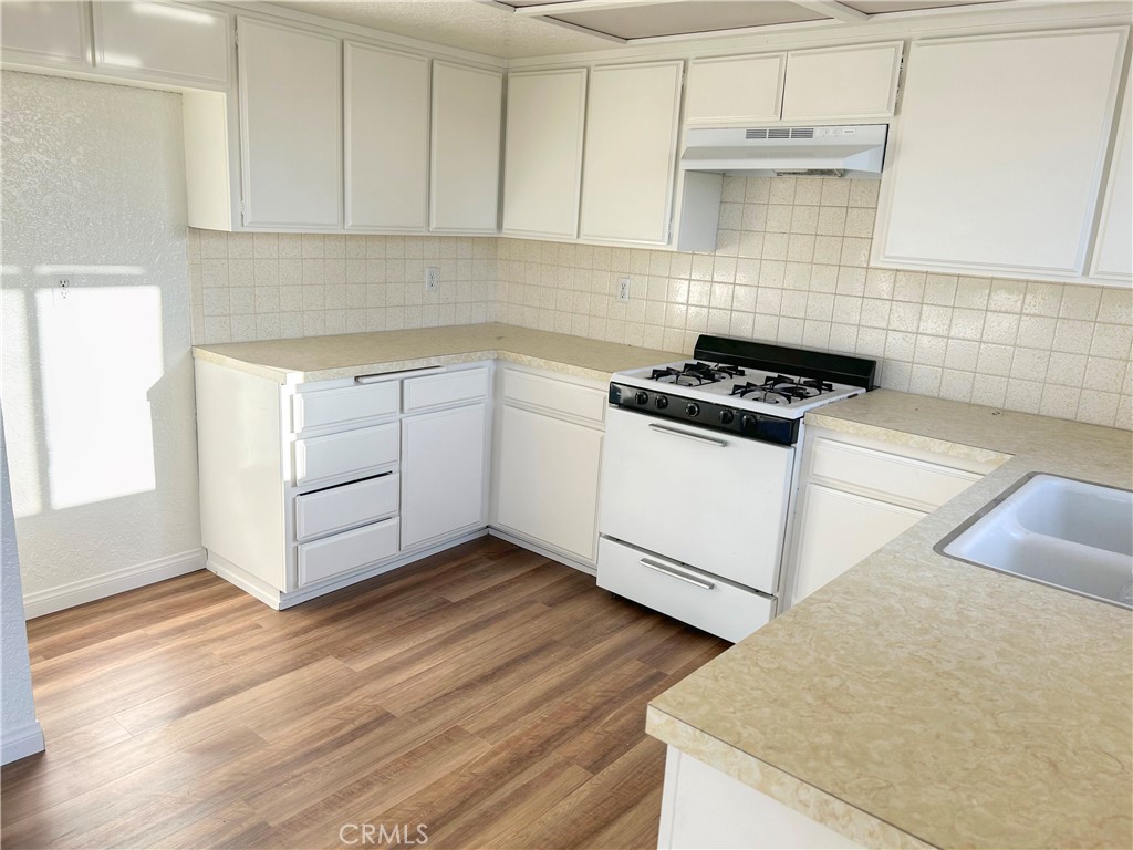 CUSTOM - Residential Lease