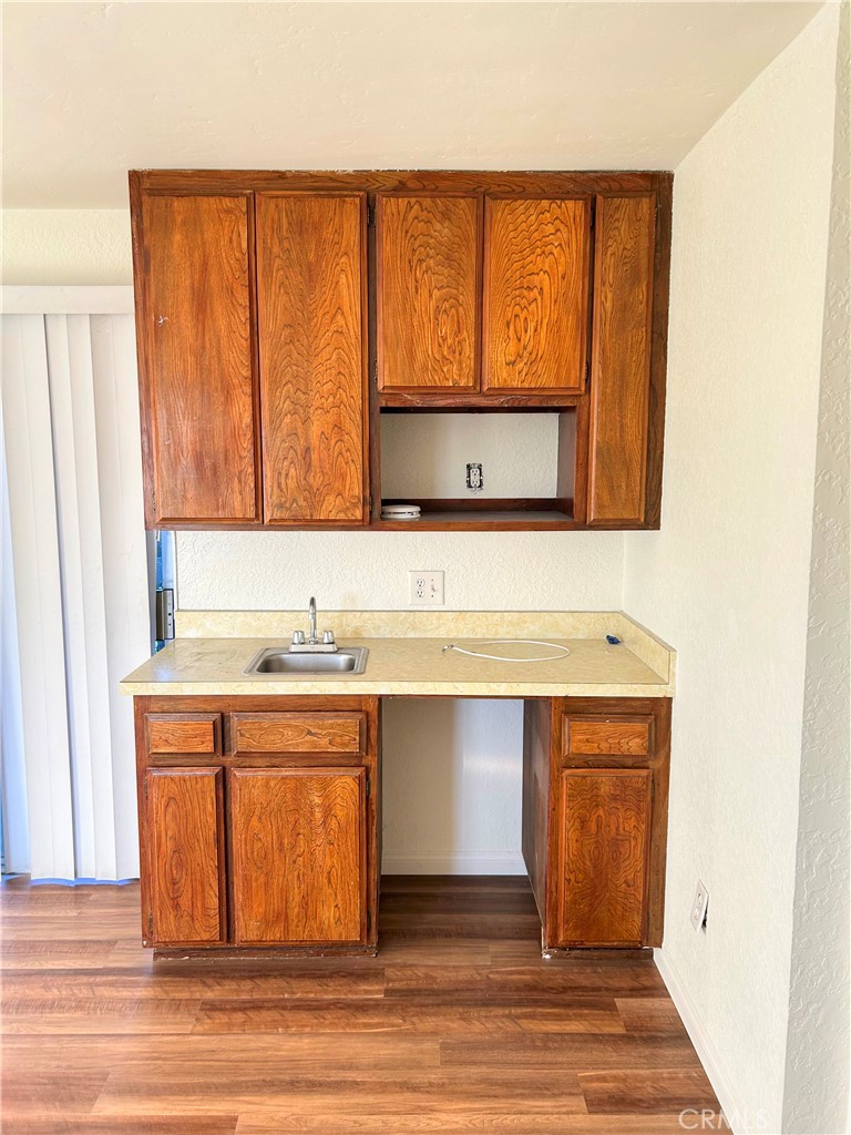 CUSTOM - Residential Lease