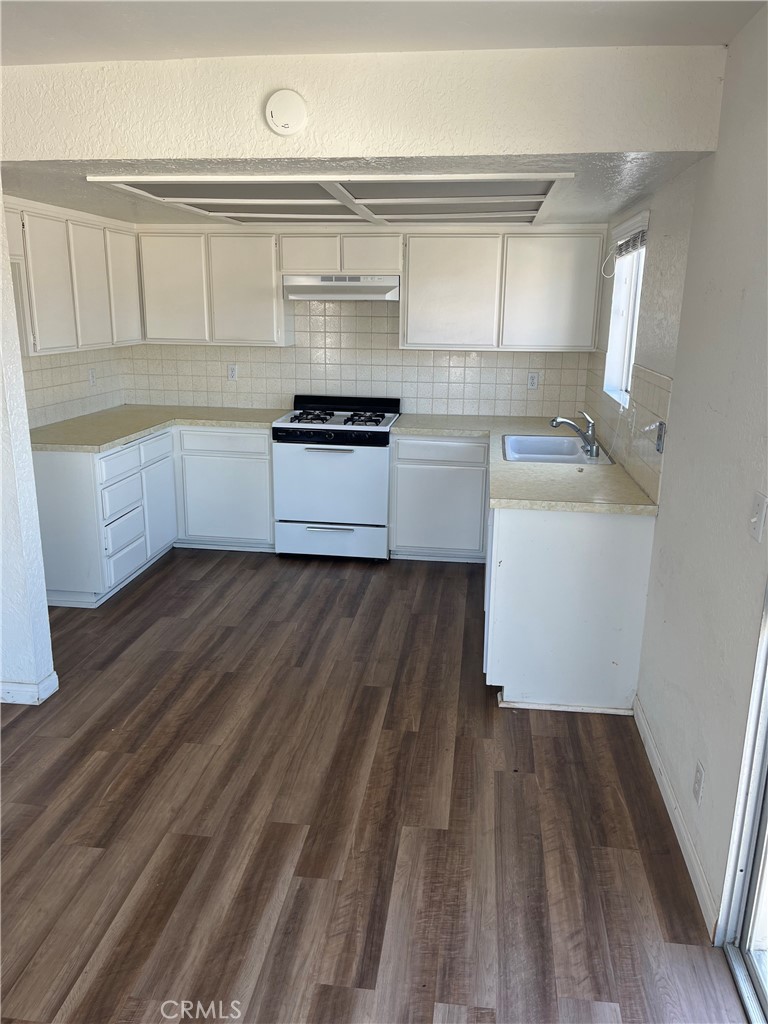 CUSTOM - Residential Lease