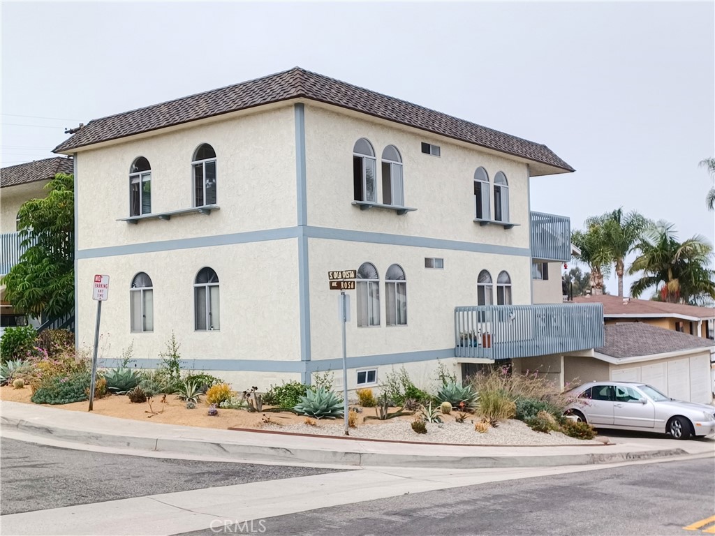 CUSTOM - Residential Lease