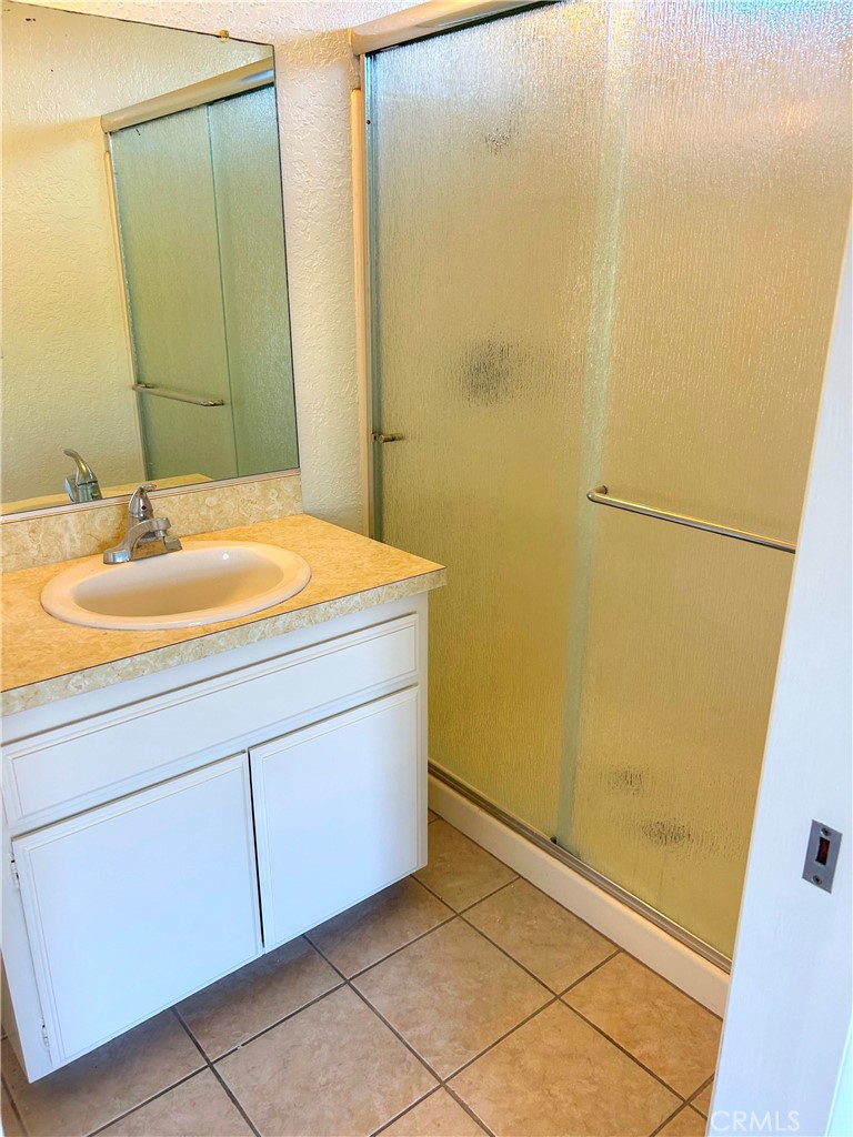 CUSTOM - Residential Lease