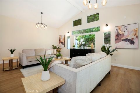 Photo of 12727 Daryl Avenue, Granada Hills, CA 91344 (MLS # SR26094648)